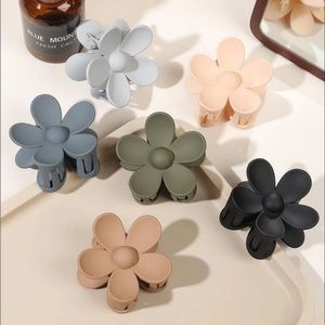 Full bloom flower hair claws